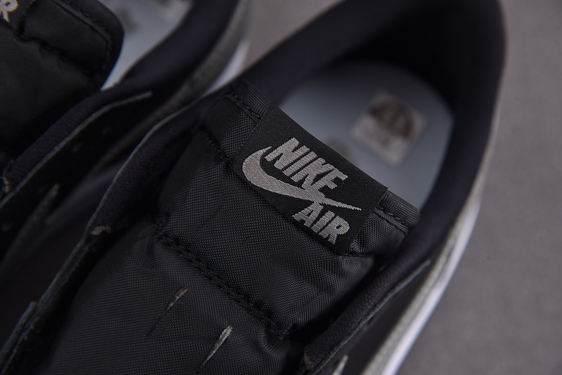 Air Jordan 1 Retro Low OG