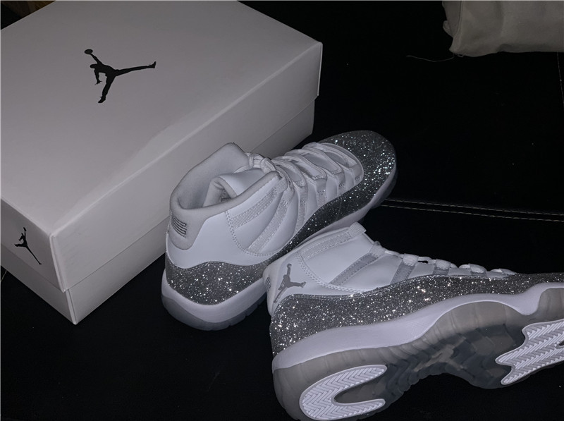 AIR JORDAN 11 RETRO "METALLIC SILVER" AR0715-100