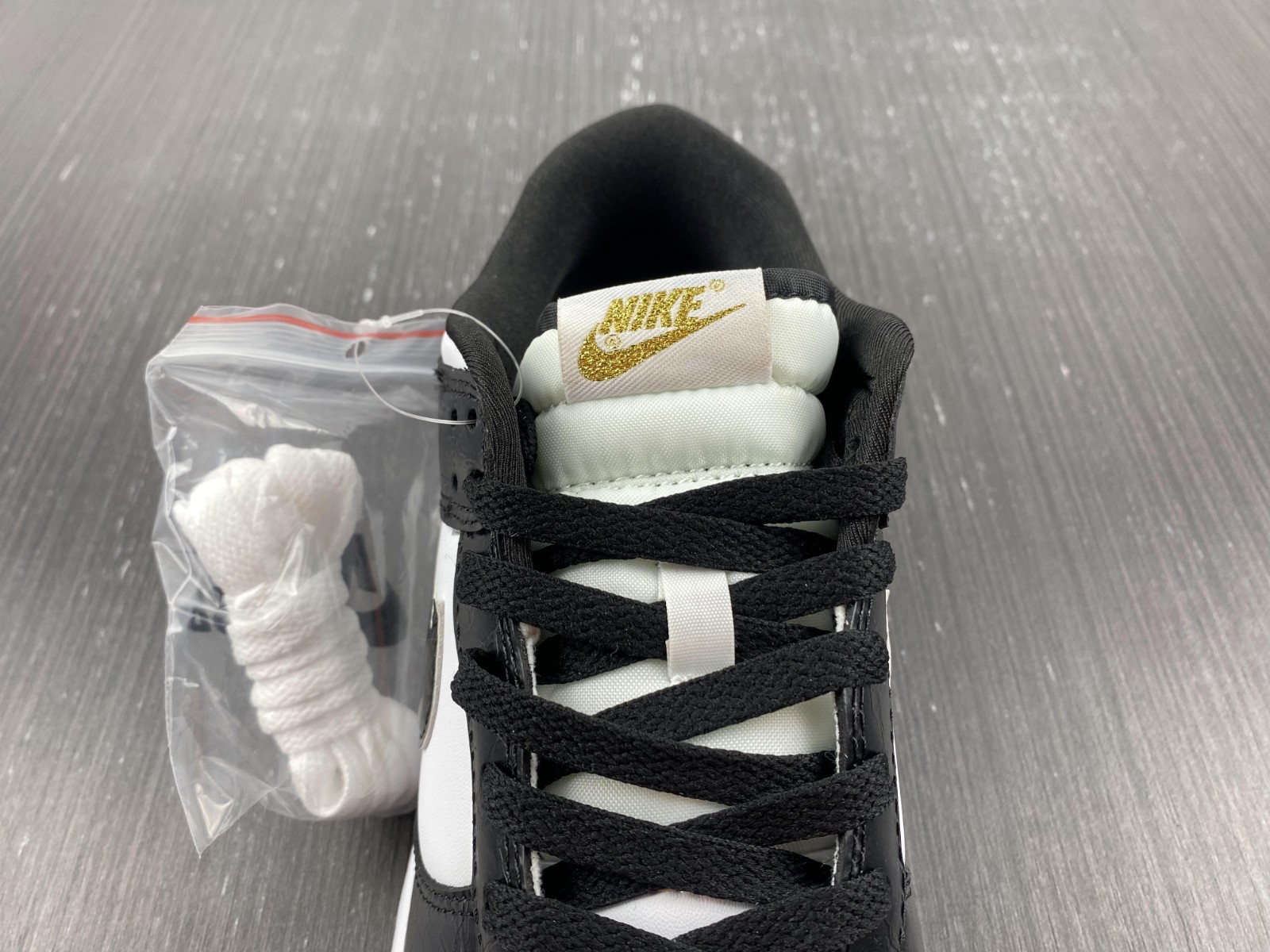 Nike Dunk Low World Champ DR9511-100