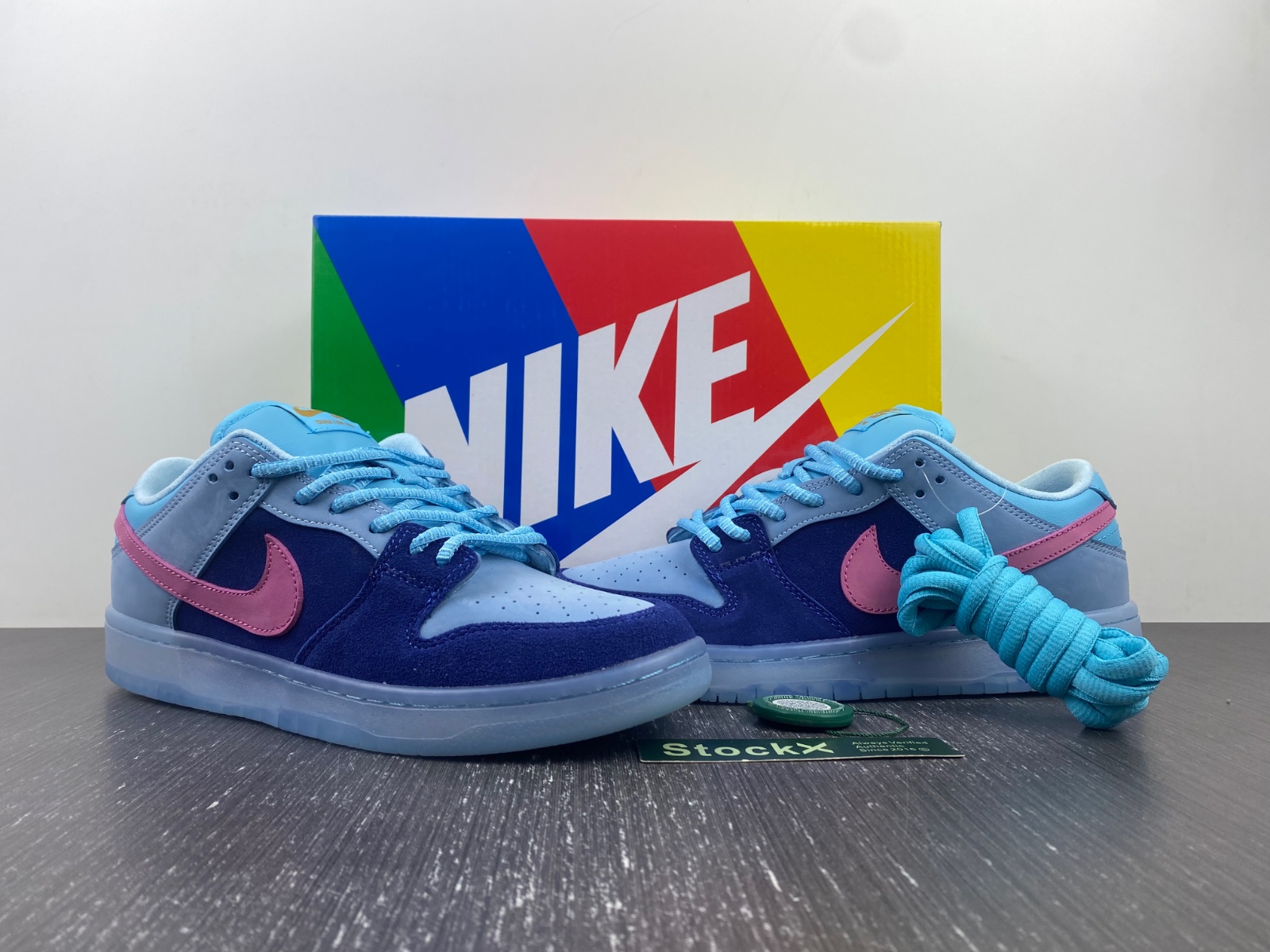 Run The Jewels x Nike SB Dunk Low DO9404-400