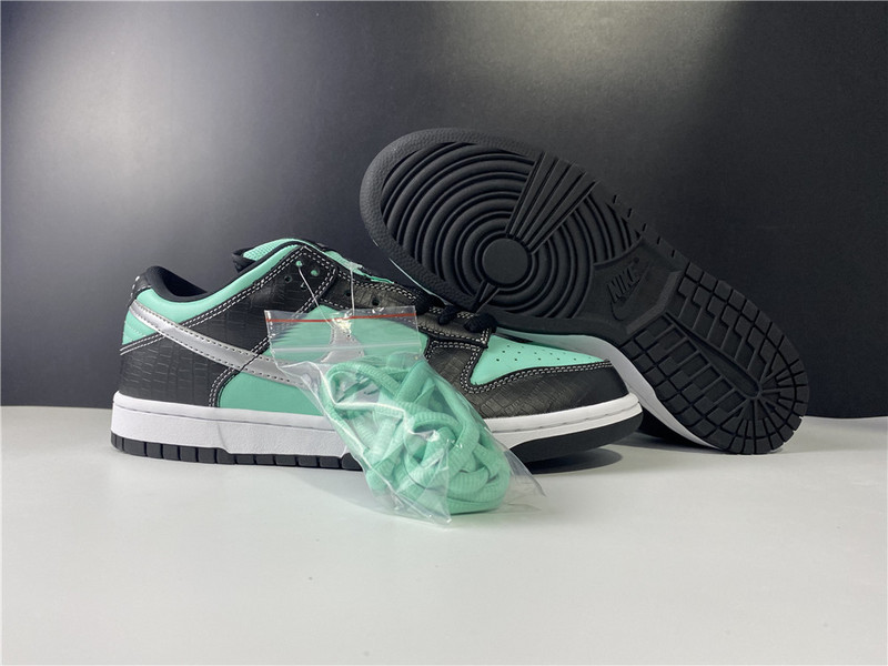 Nike Dunk SB Low Diamond Supply Co. "Tiffany" - 304292 402