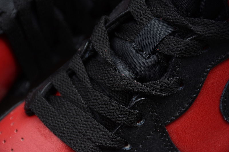 Air JorAir Jordan 1 Mid Gym Red Black 554724-610