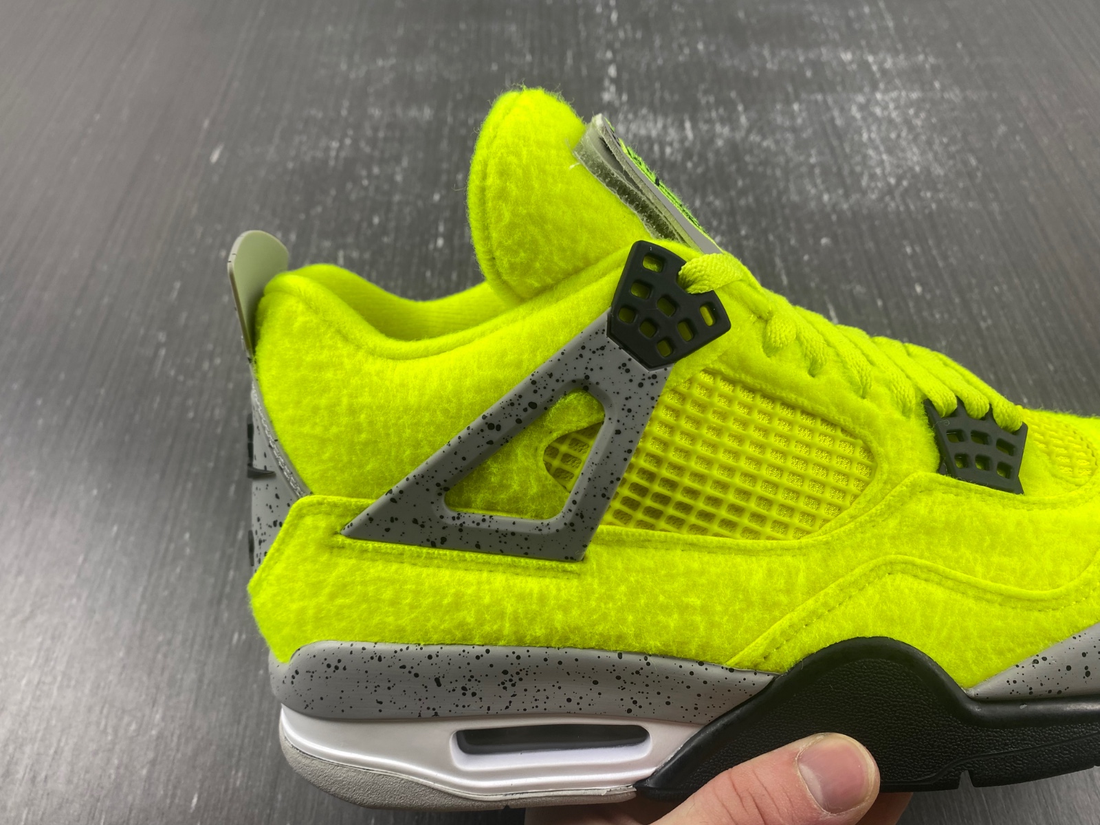Air Jordan4 tennis ball