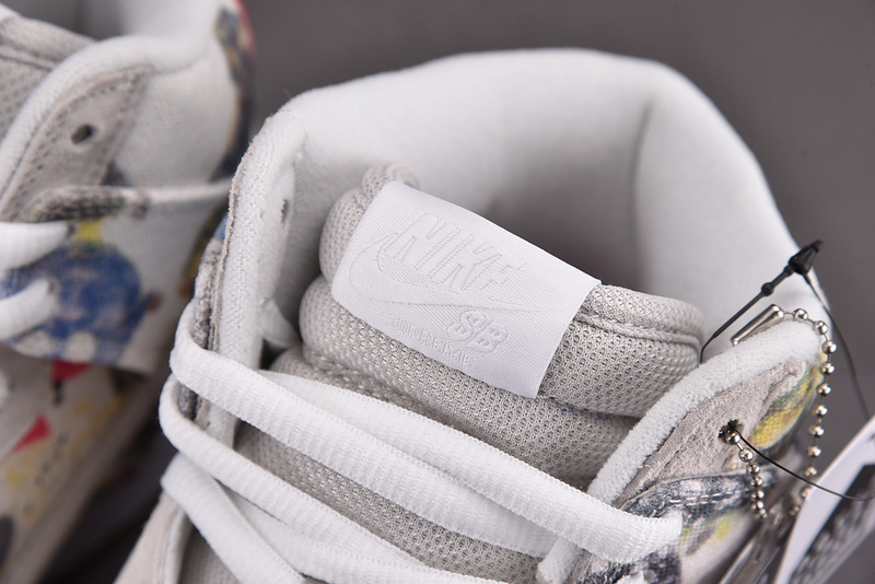 Supreme x Nike SB Dunk High Rammellzee FD8779-100