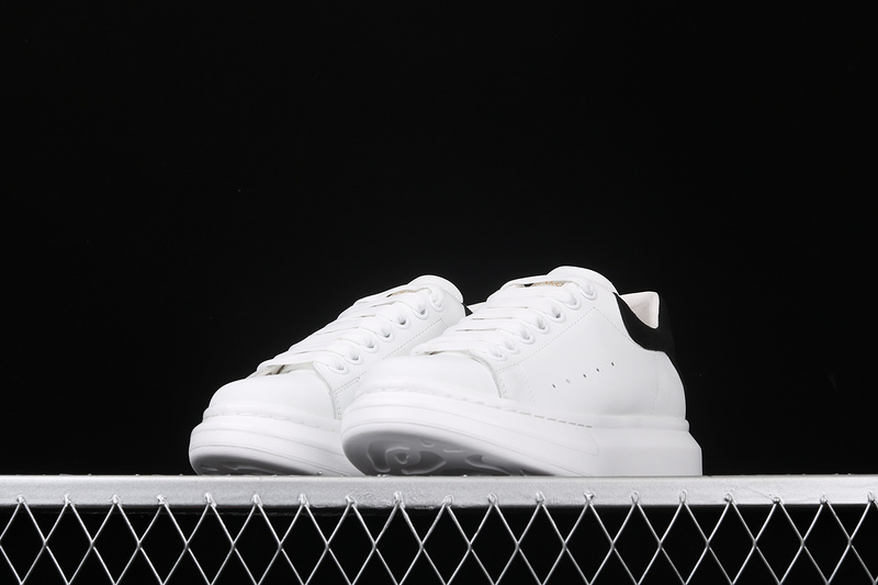 MCQUEEN OVERSIZED SNEAKER