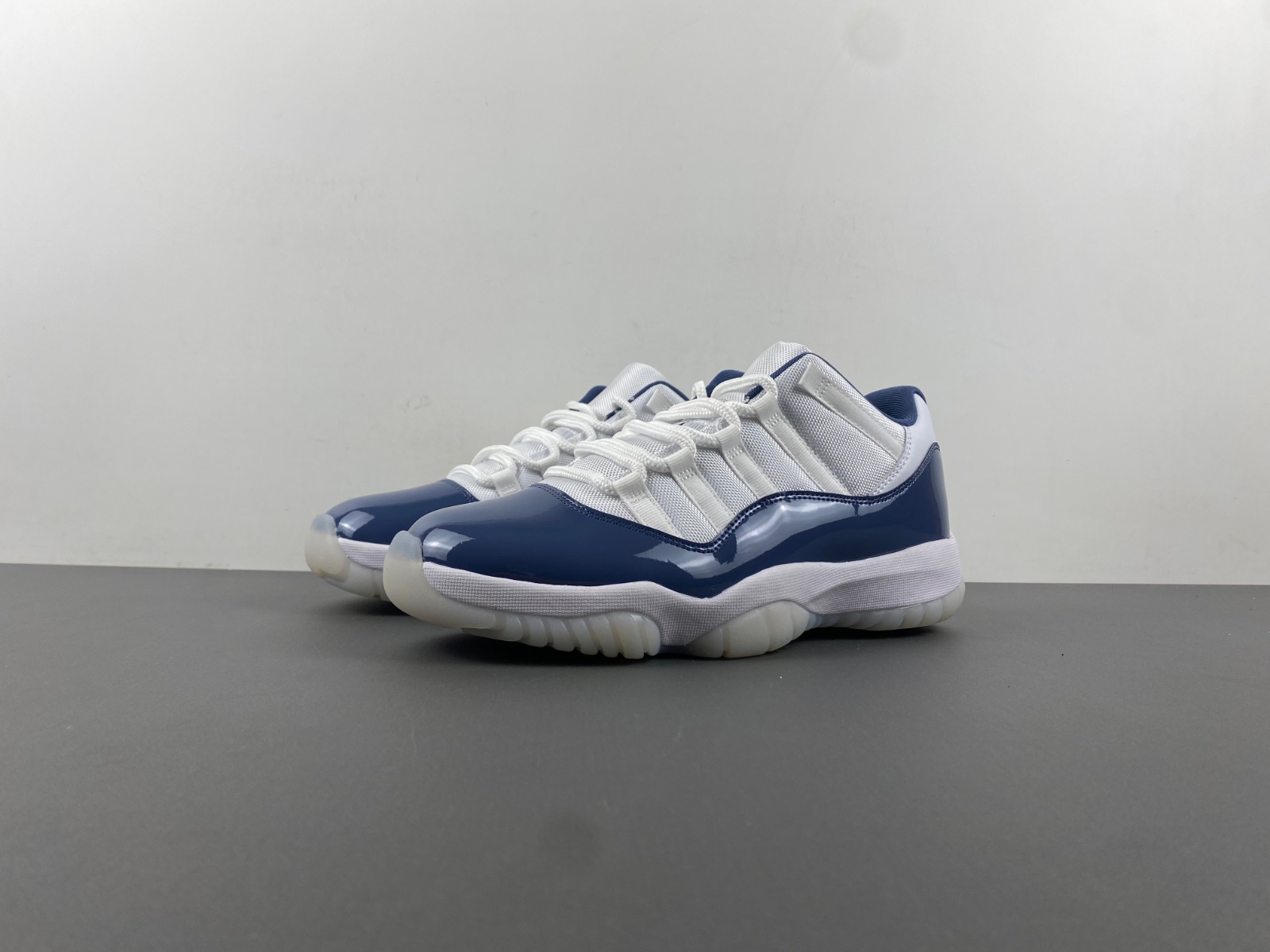 Air Jordan 11 Low