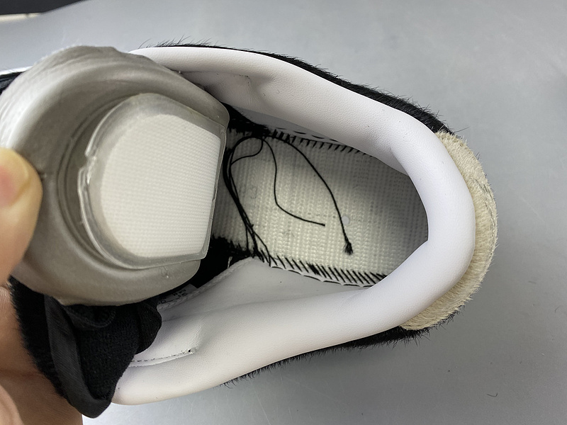 Medicom Toy Nike SB Dunk Low BE@RBRICK CZ5127-001