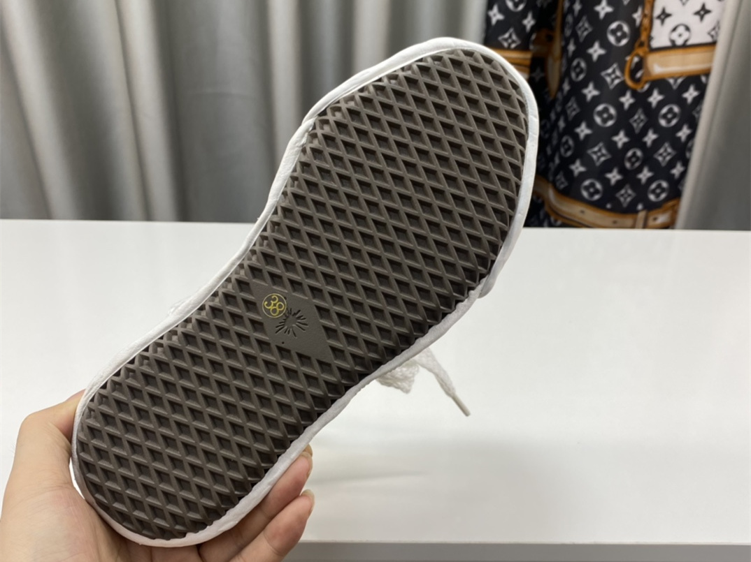 Maison Mihara Yasuhiro Low-Top Sneakers MMY-040