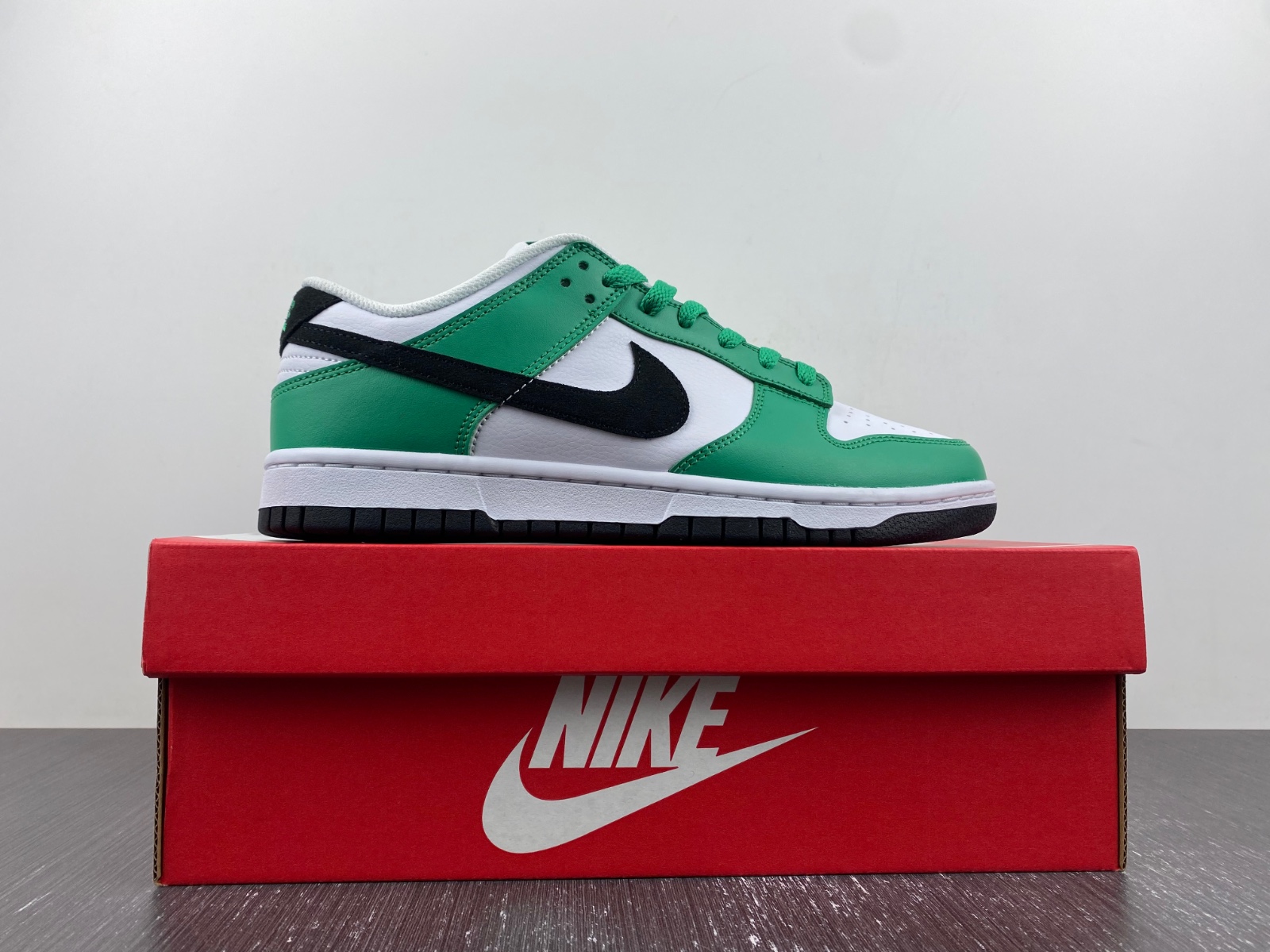 Nike Dunk Low N/A FN3612-300