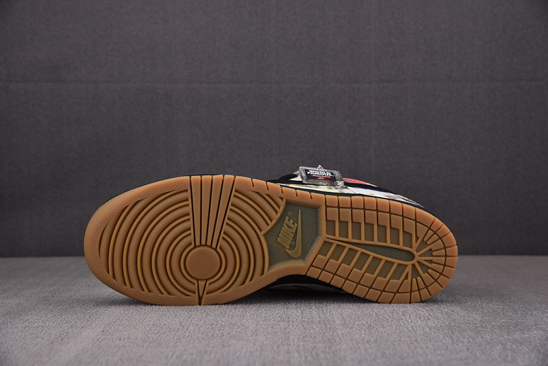 Supreme x RAMM:ELL:ZEE x Nike SB Dunk Low FD8778-001