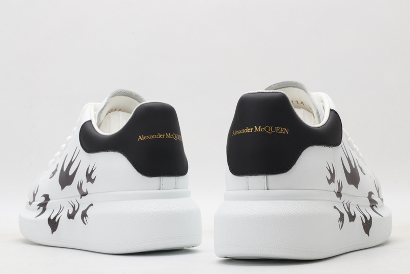 MCQUEEN OVERSIZED SNEAKER