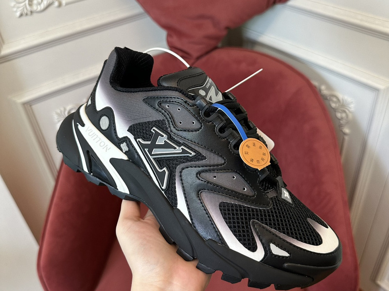 LV Runner Tatic Sneaker