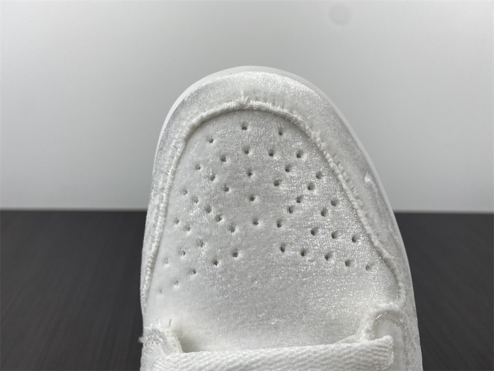 Dover Street Market Nike Dunk Low DH2686-100