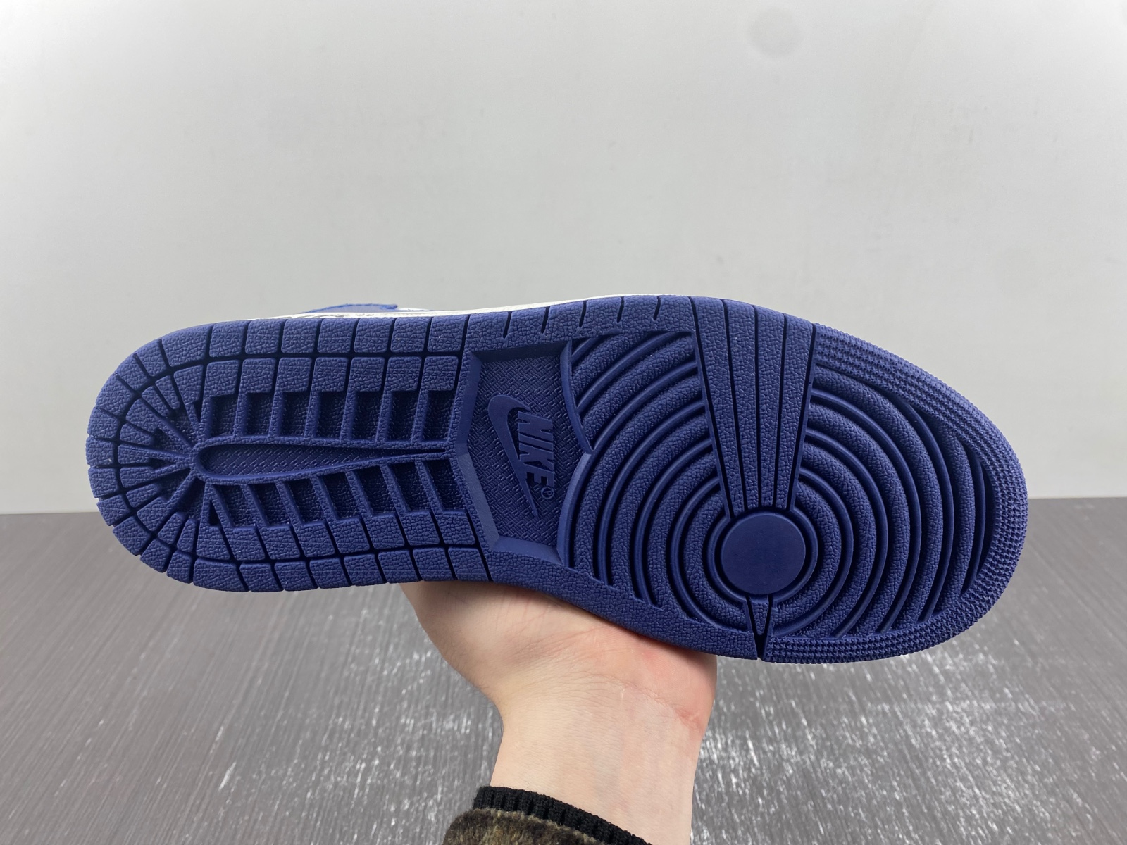 OFF-WHITE x Travis Scott x Air Jordan 1 OW custom