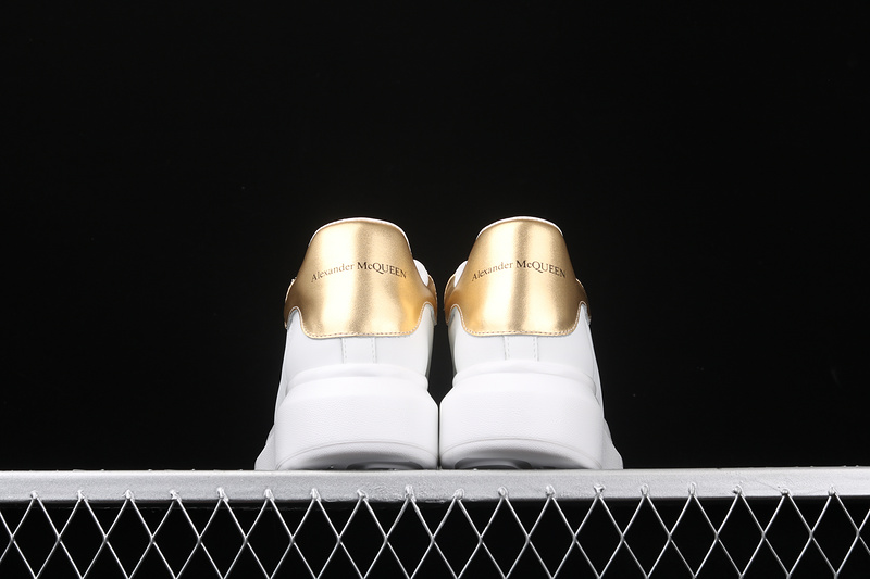 MCQUEEN OVERSIZED SNEAKER