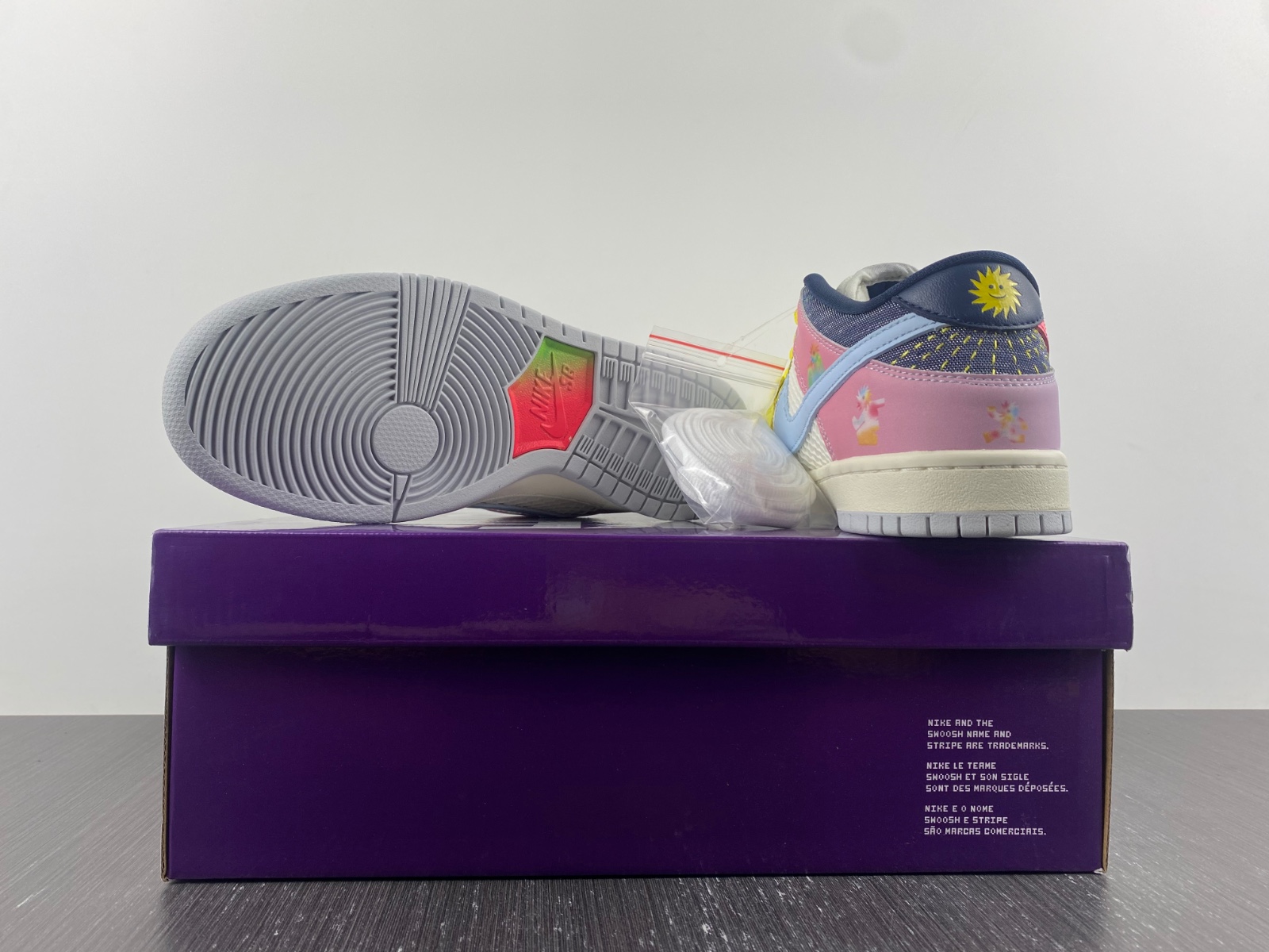 Nike SB Dunk Low Be True DX5933-900