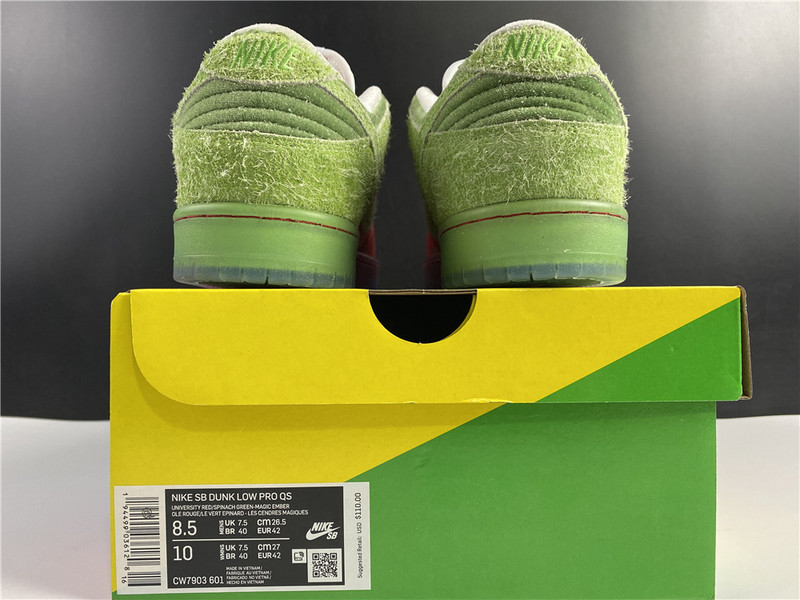 Nike SB Dunk Low Strawberry Cough CW7093-601