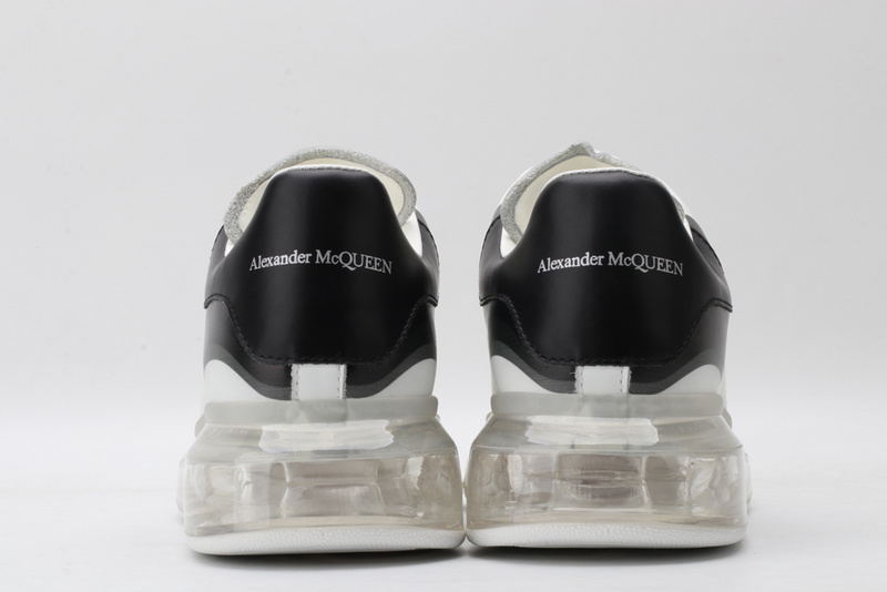 MCQUEEN OVERSIZED SNEAKER