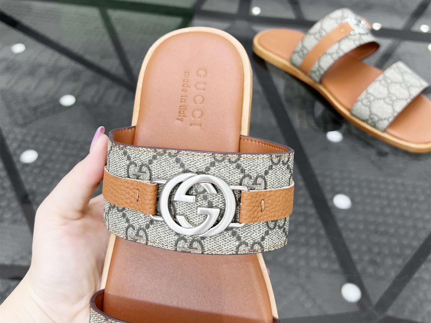 GUCCI  SLIDE (EU38-EU46)