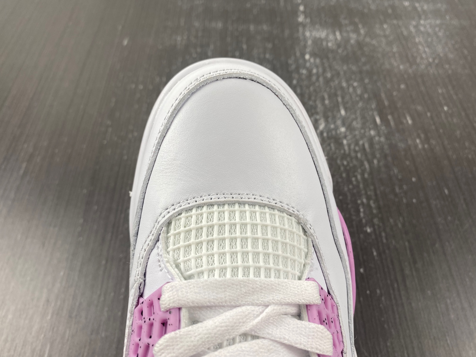 Air Jordan 4 “Pink Oreo” unreleased