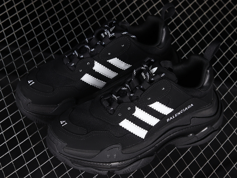 Balenciaga TRIPLE S TRAINER