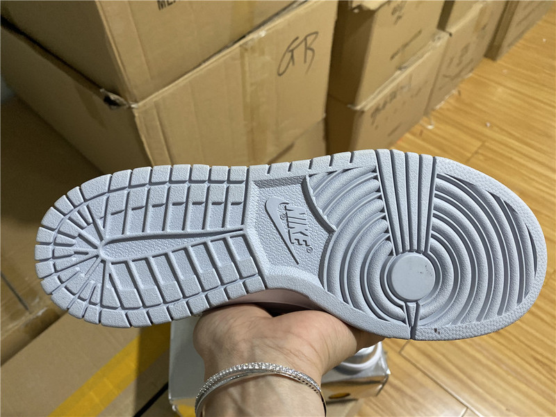 Off White x Nike Dunk Low CT0856- 800