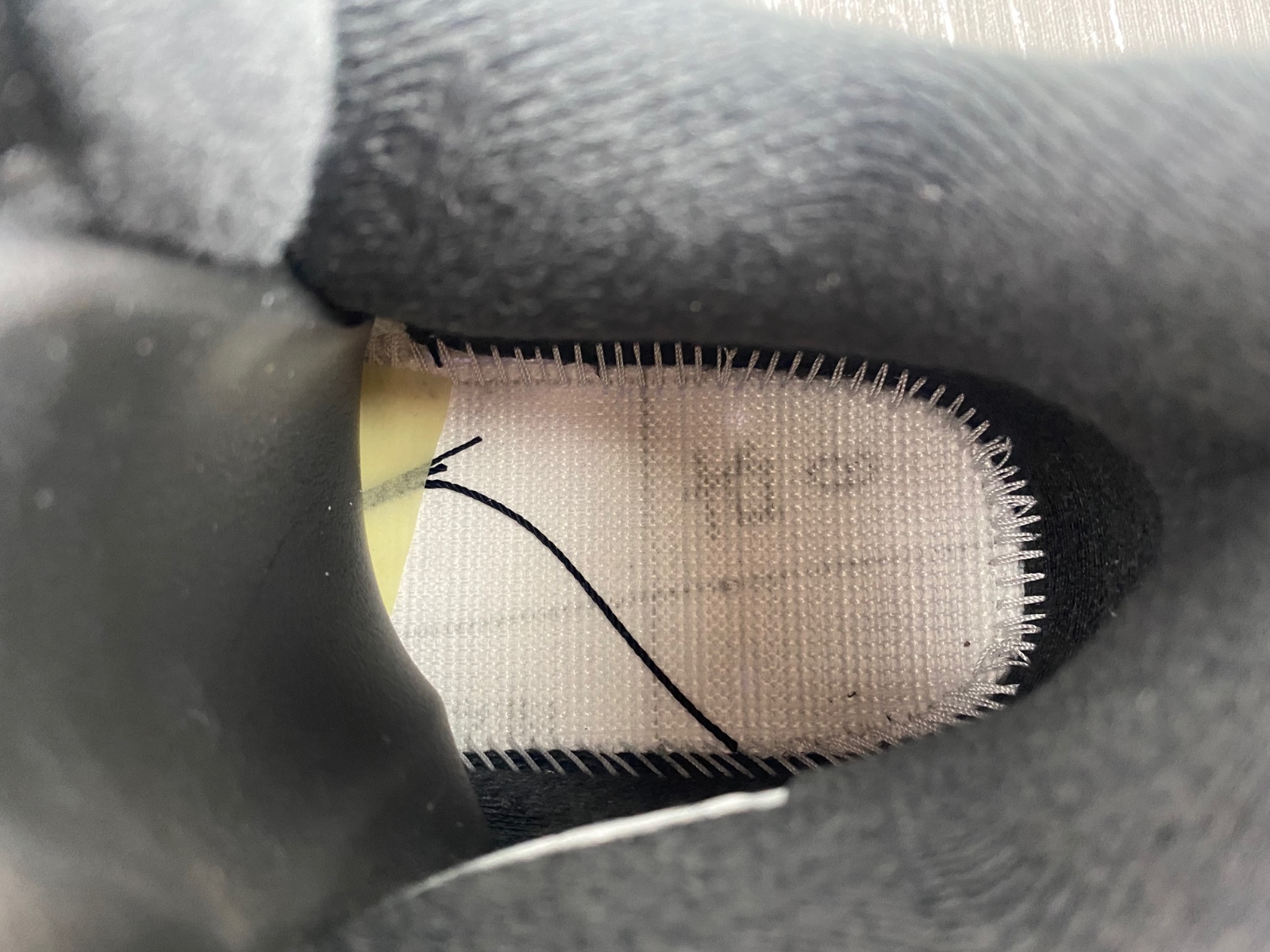 Air Jordan 4 “Red Cement” DH6927-161