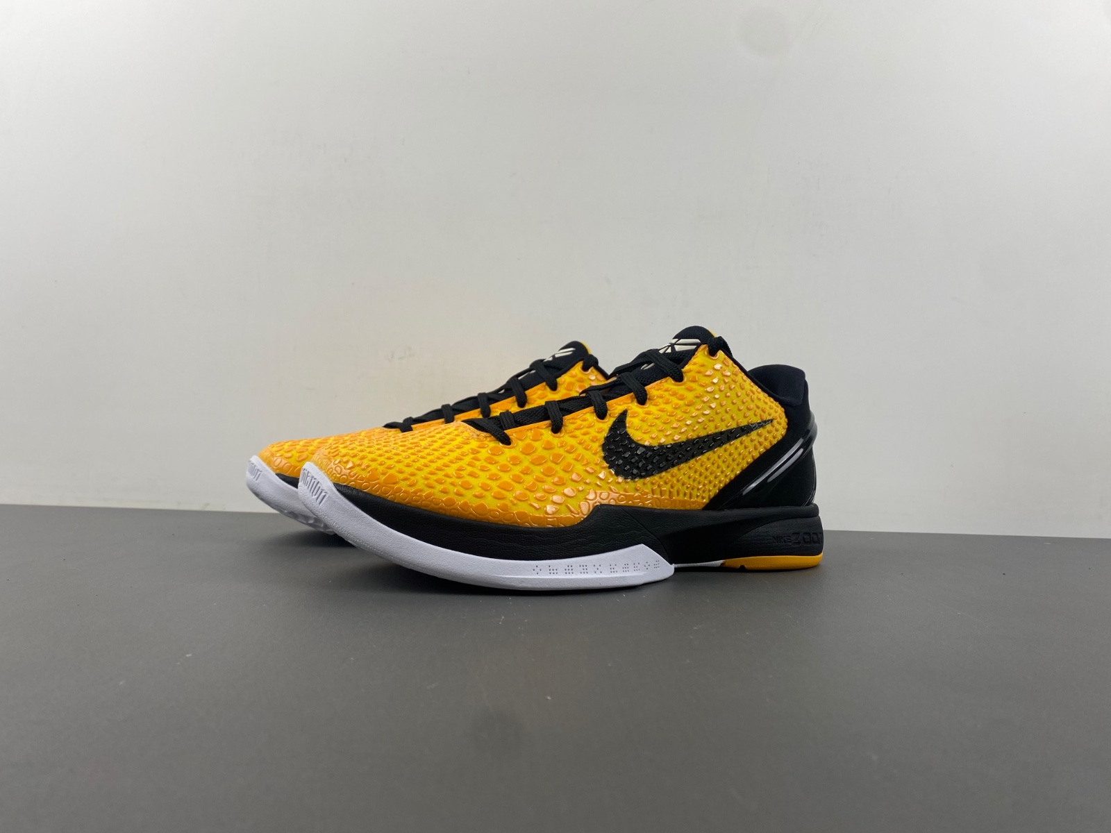 Nike Zoom Kobe 6 'Lightbulb' 429659-700