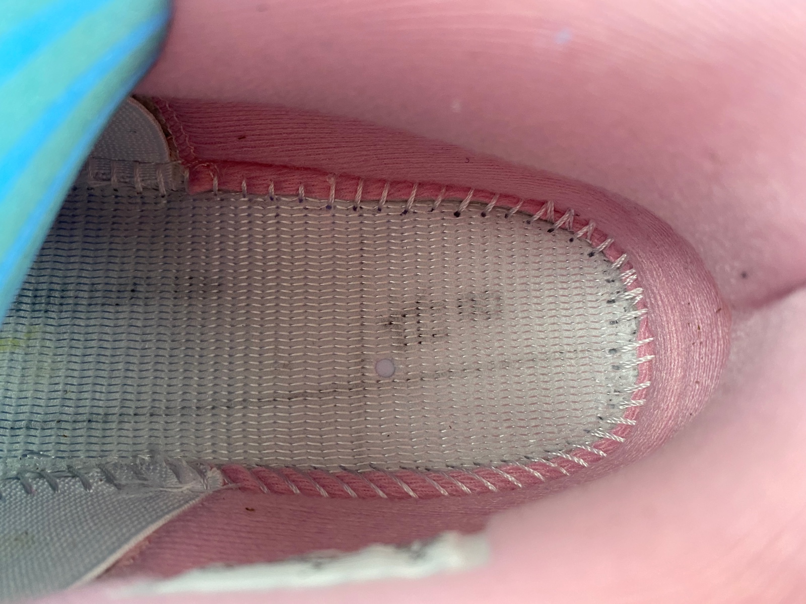 Off-White x Jordan 4 “Pink”