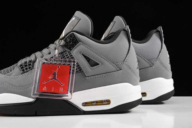 Air Jordan 4 Retro