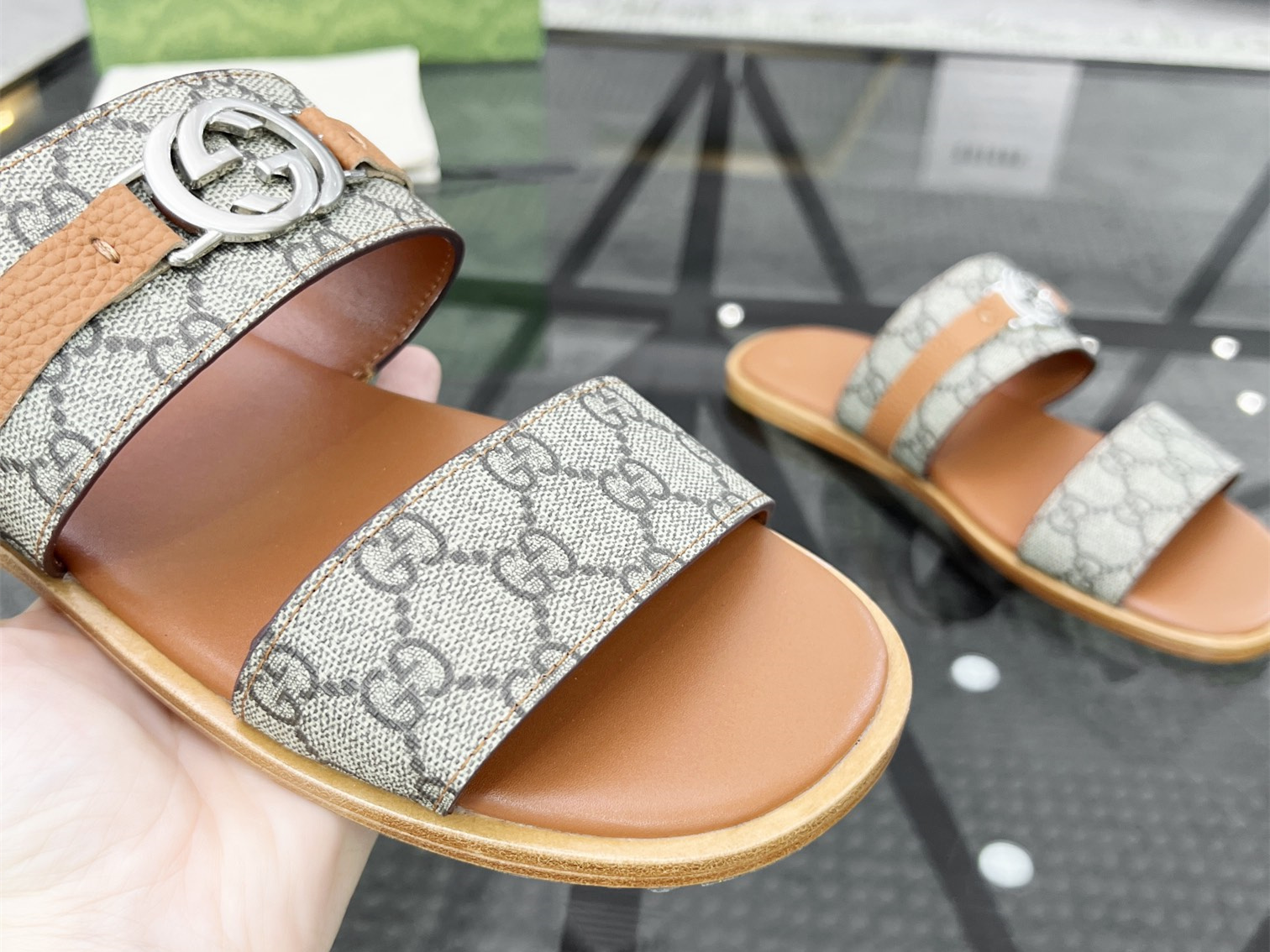 GUCCI  SLIDE (EU38-EU46)