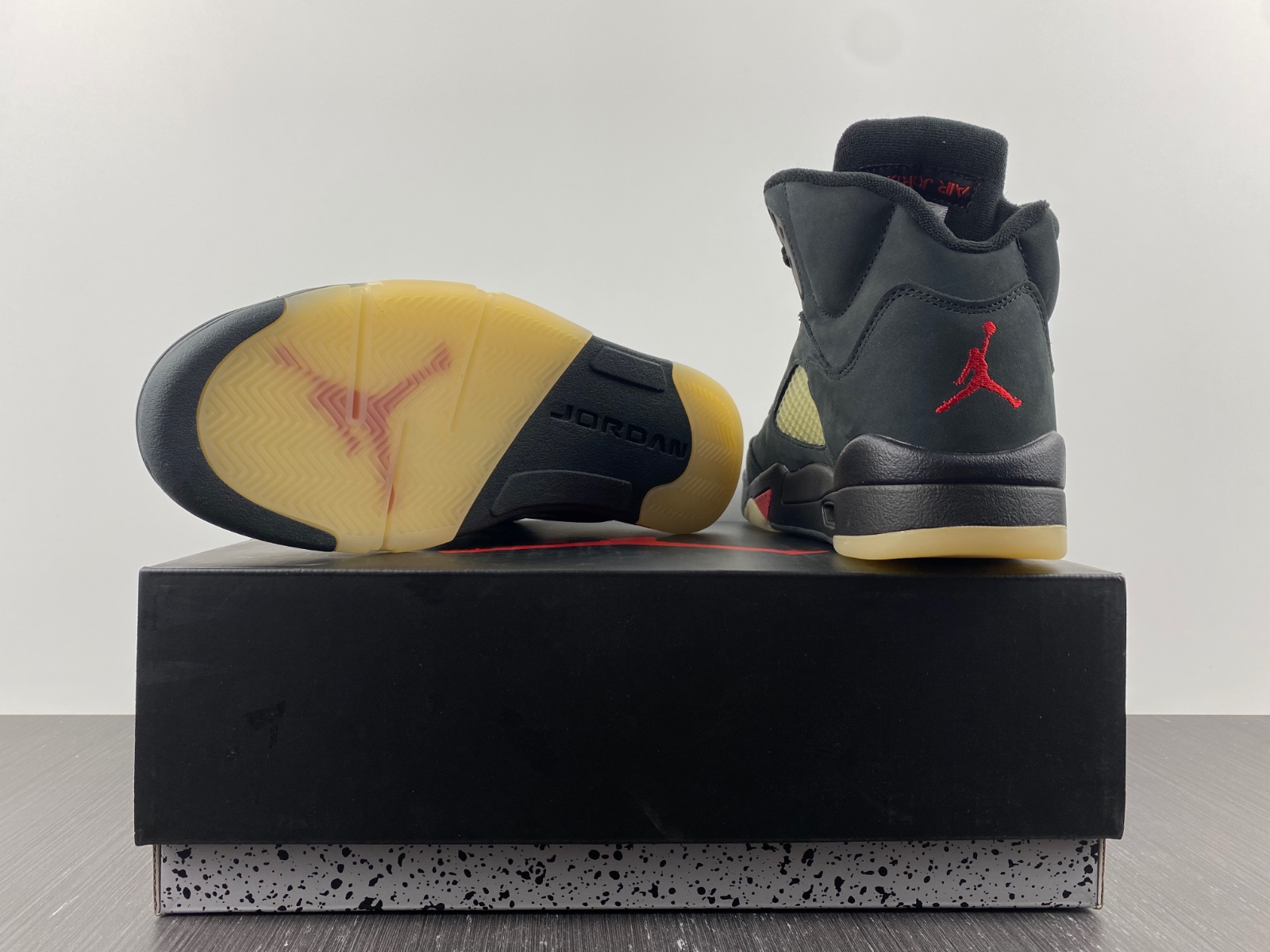 Air Jordan 5 Gore-Tex “Off Noir” DR0092-001