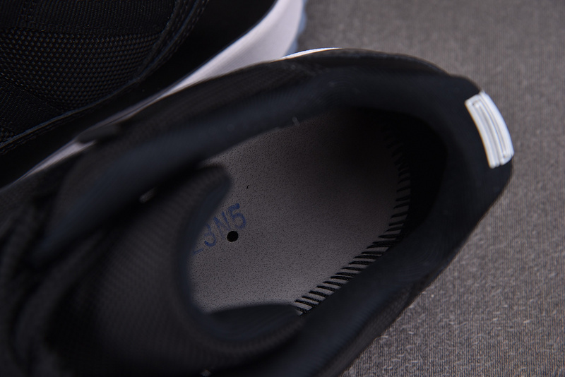 Air Jordan 11 Retro Low "Space Jam" FV5104-004