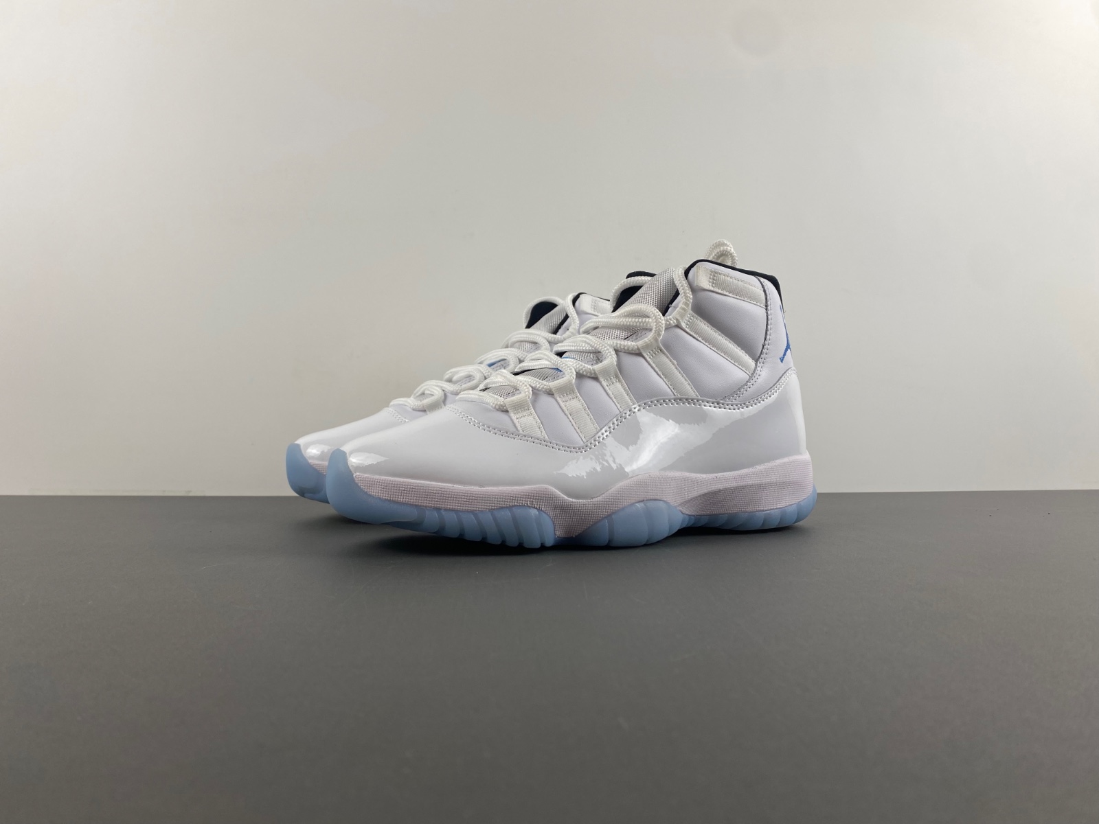 Air Jordan 11 “legend Blue” CT8012-104