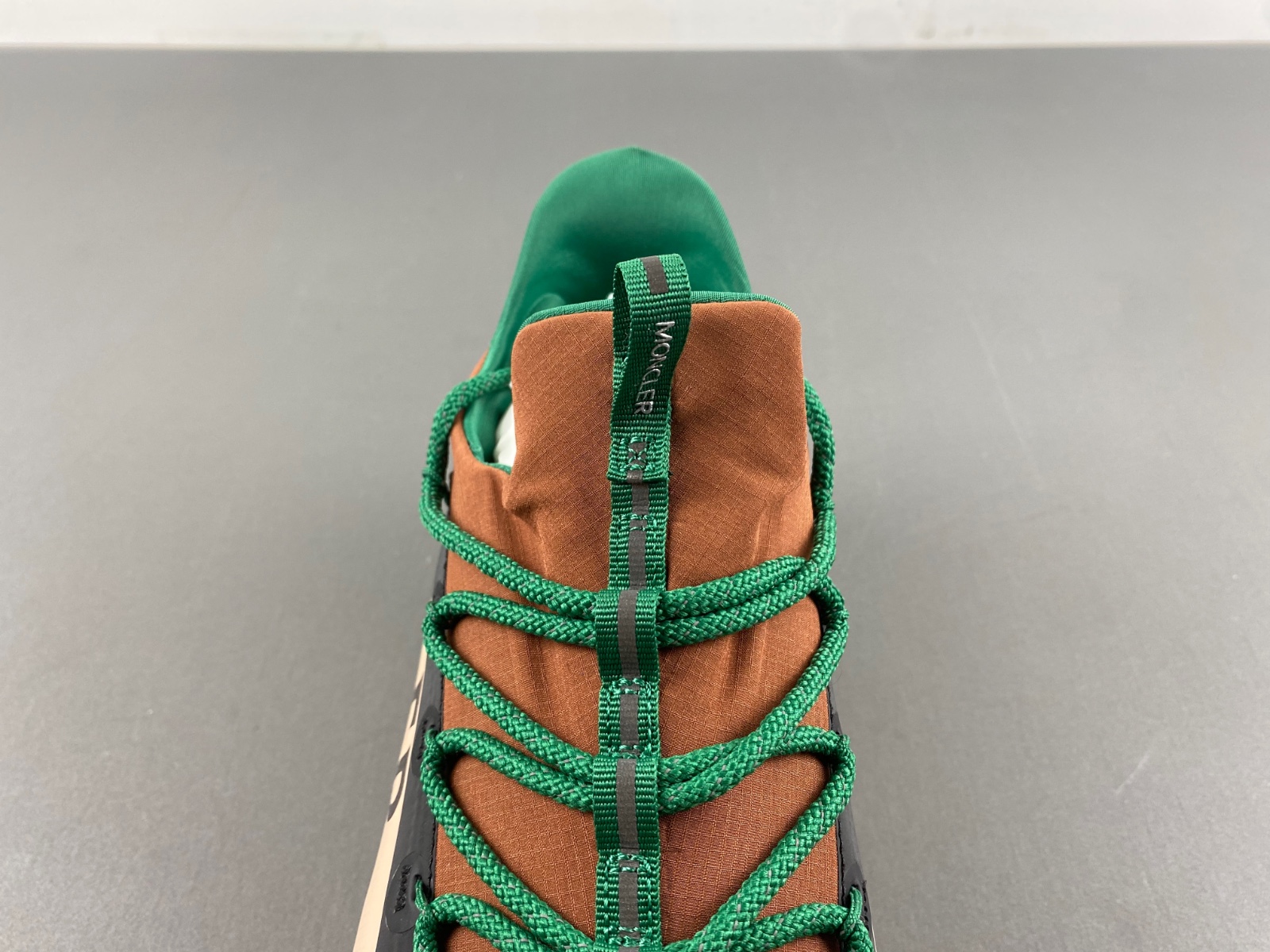 Moncler Trailgrip Lite 2 Sneakers  MC-004