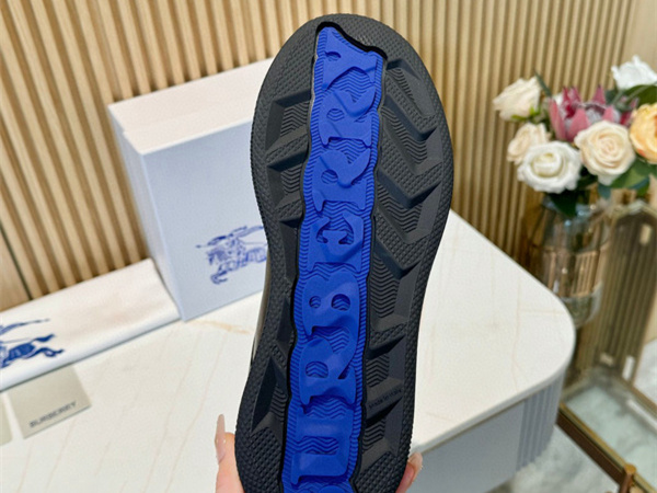 Burberry Check Terrace Sneakers  BBR--3010