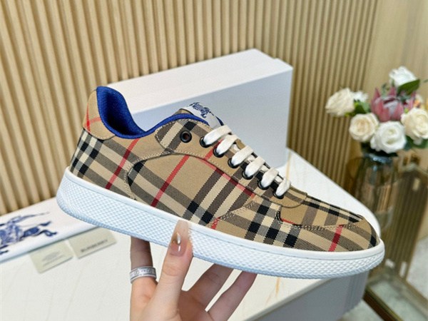 Burberry Check Terrace Sneakers  BBR--3009