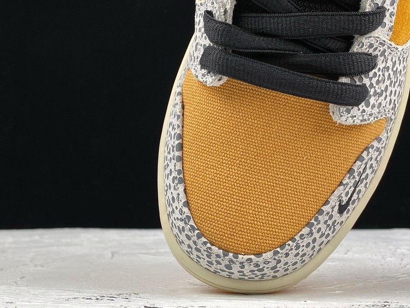 Nike SB Dunk Low Safari - CD2563-002