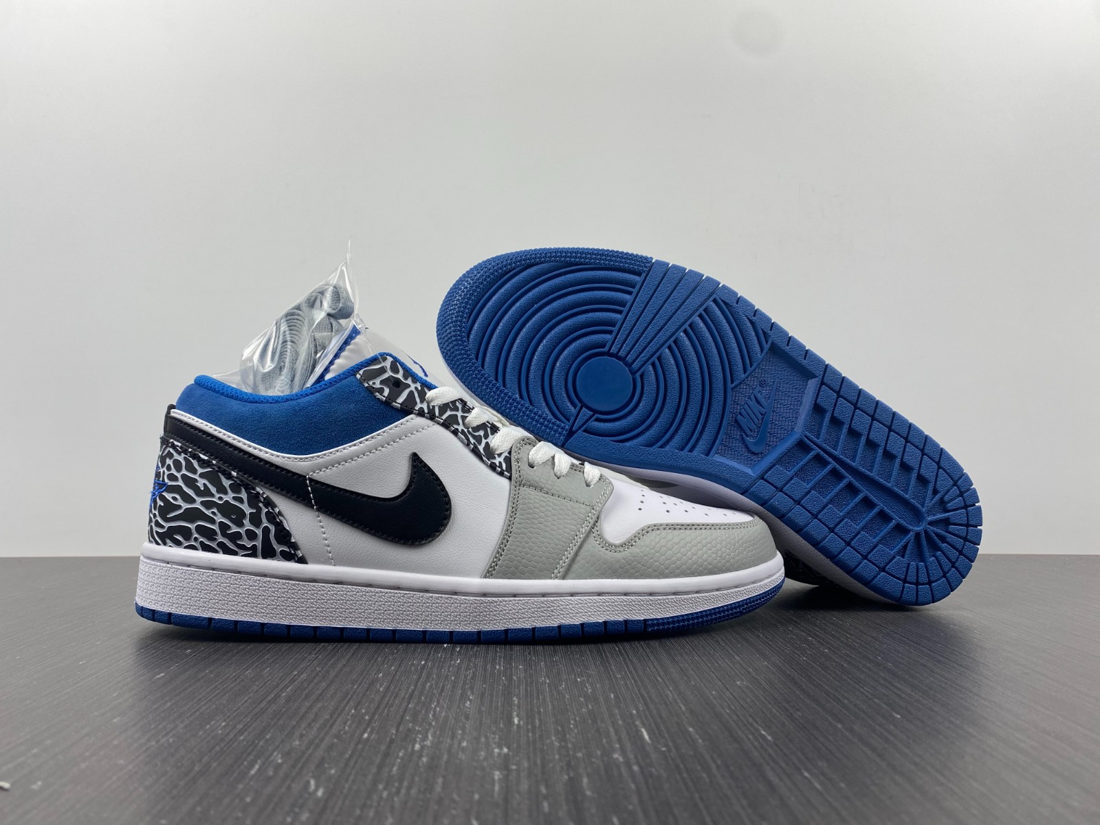 Air Jordan 1 Low “True Blue” DM1199-140