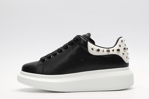 MCQUEEN OVERSIZED SNEAKER