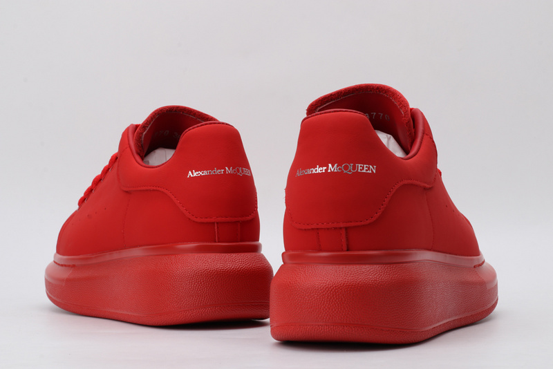 MCQUEEN OVERSIZED SNEAKER