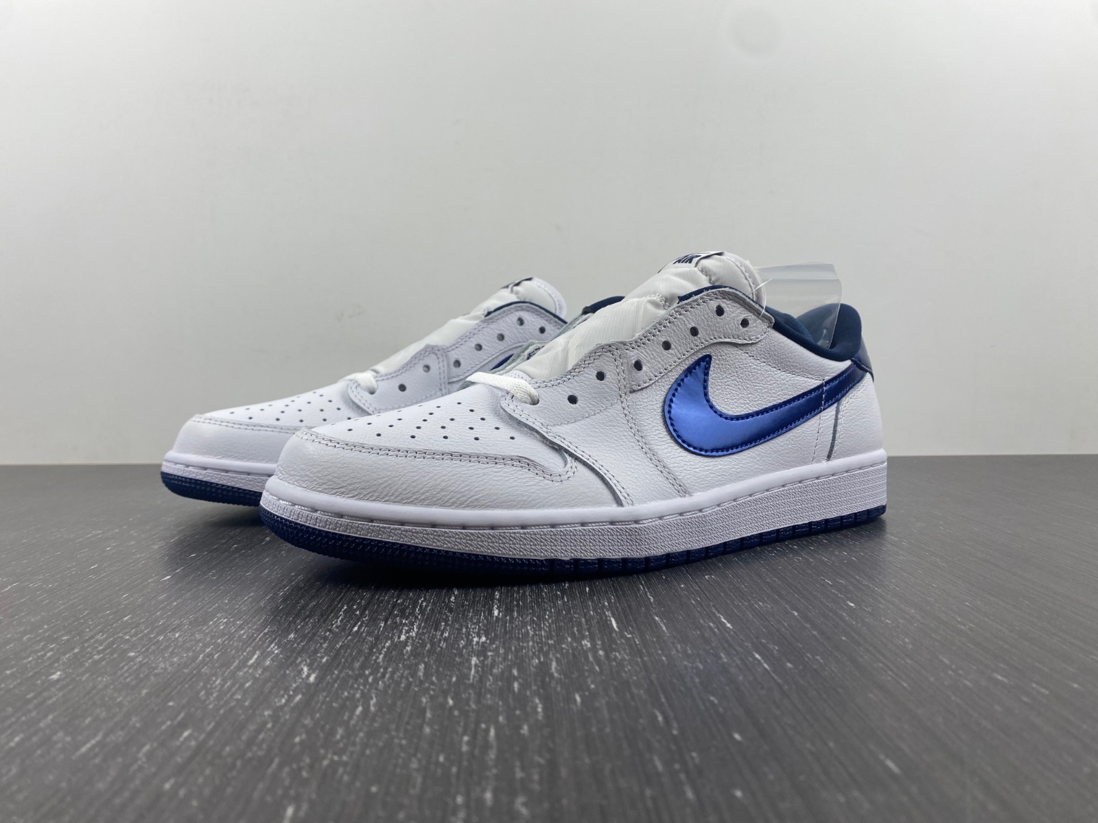 Air Jordan 1 Low Retro OG 'Midnight Navy' 705329-106