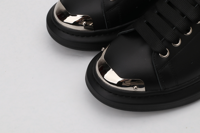 MCQUEEN OVERSIZED SNEAKER