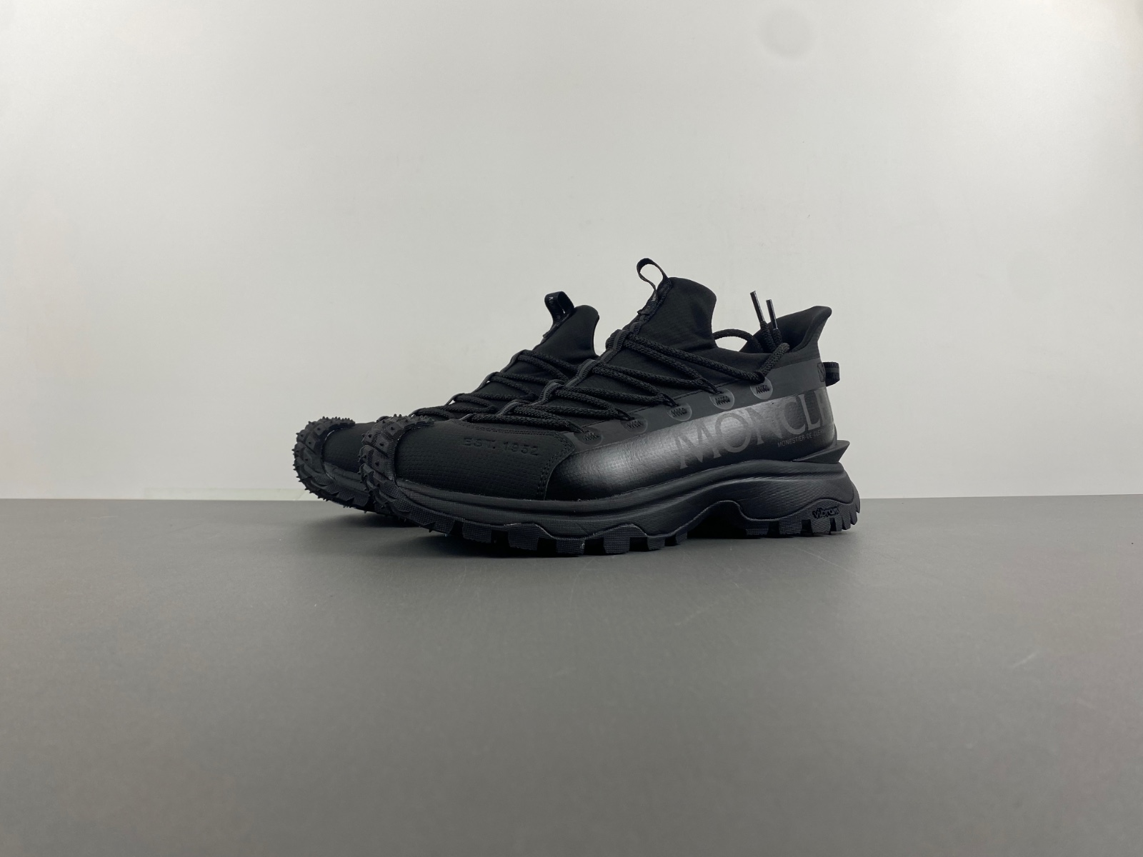 Moncler Trailgrip Lite 2 Sneakers  MC-001