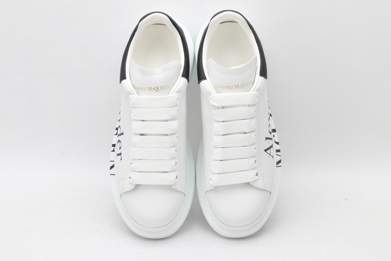 MCQUEEN OVERSIZED SNEAKER