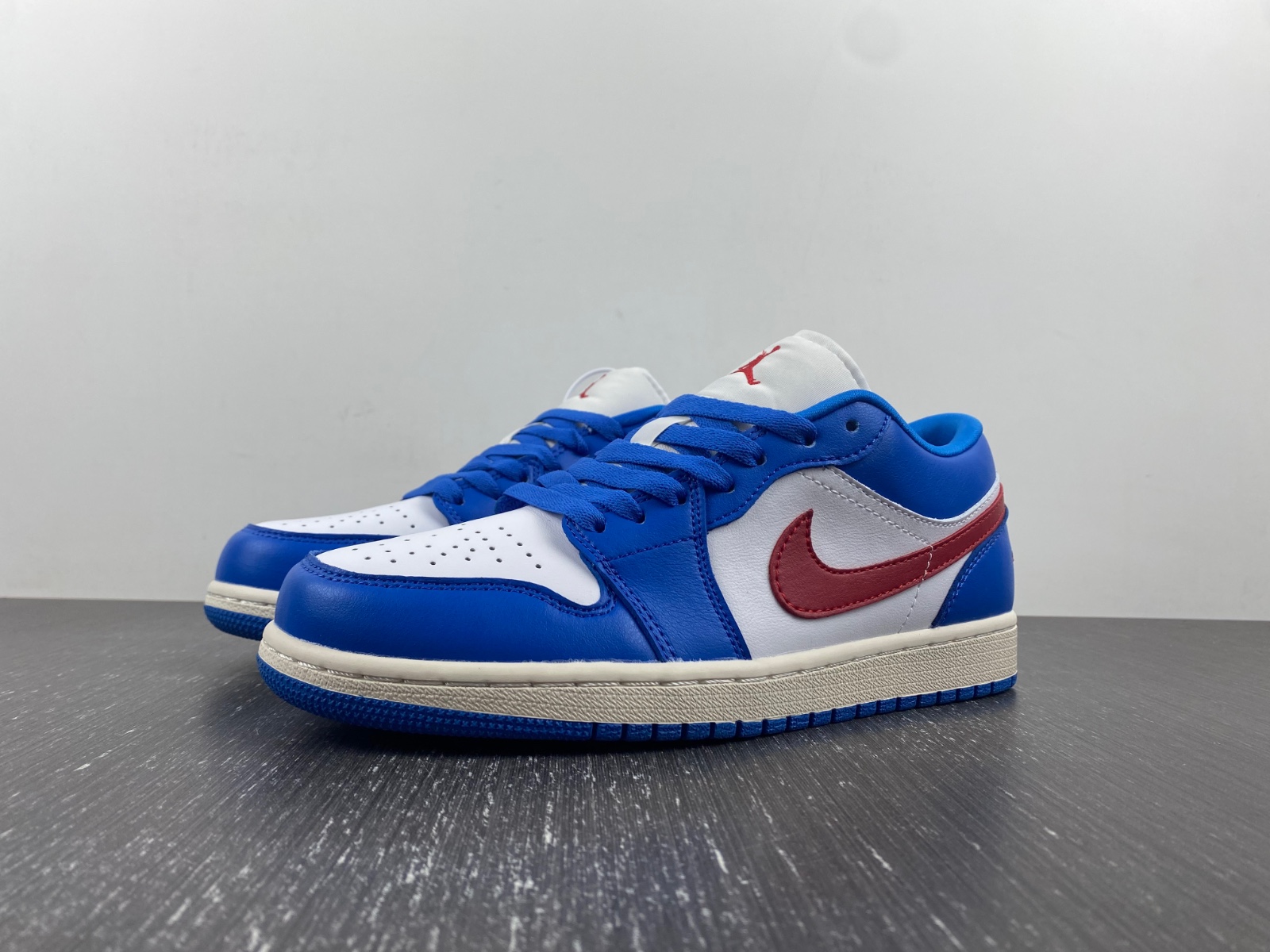 Air Jordan 1 Low WMNS