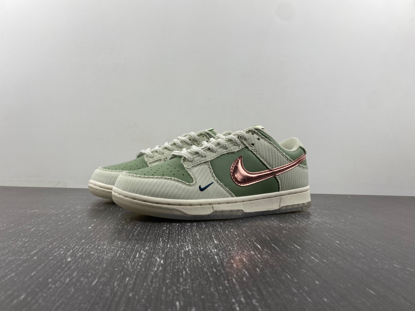 Kyler Murray x Dunk Low 'Be 1 of One' FQ0269-001