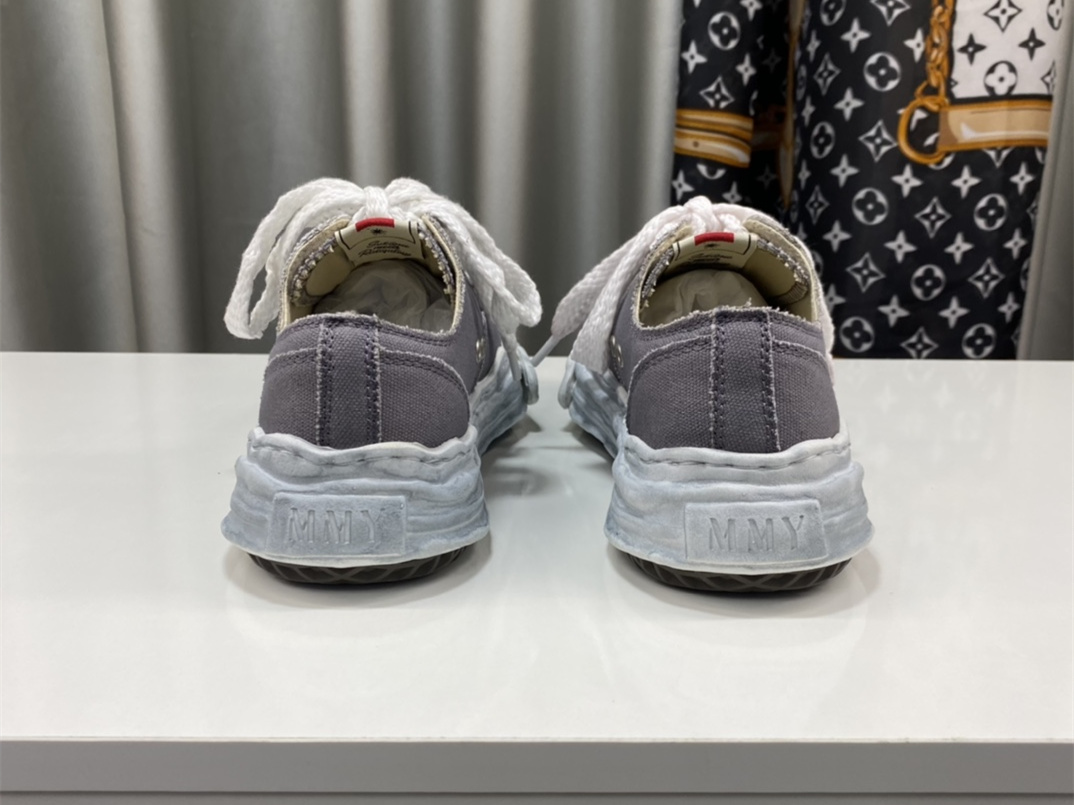 Maison Mihara Yasuhiro Low-Top Sneakers MMY-038