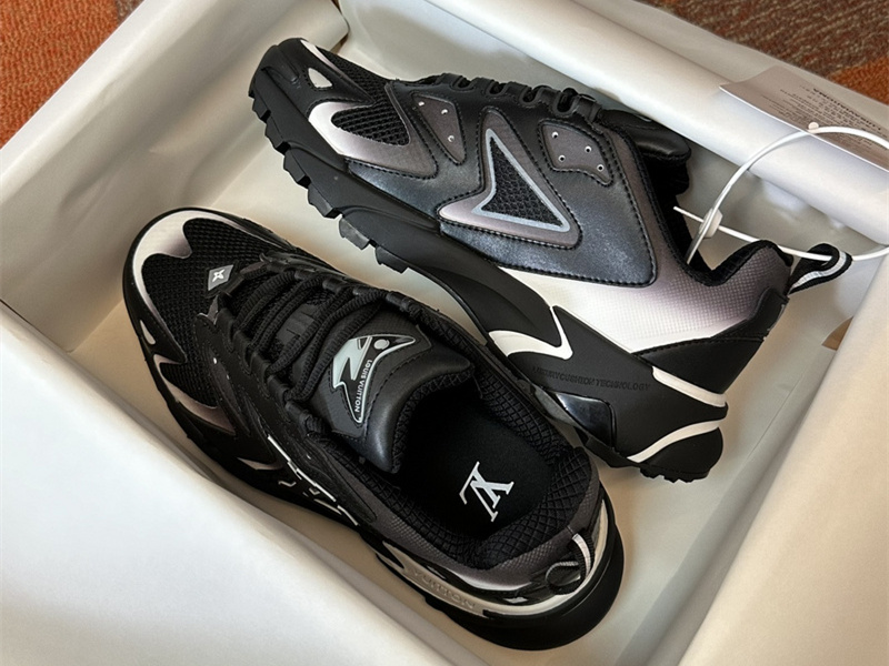LV Runner Tatic Sneaker