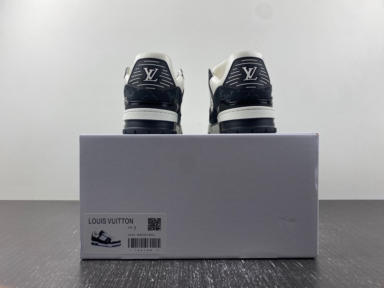 LV Trainer Sneaker